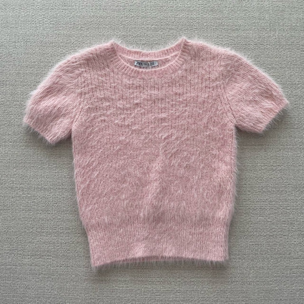 zara pink soft fuzzy crop top